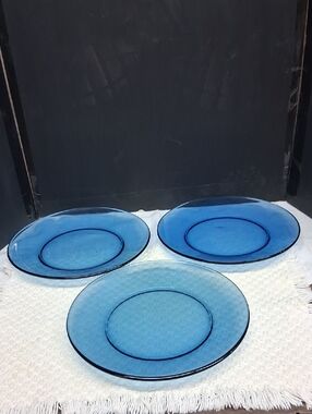 Anchor Hocking,  10" dinner Plates, "Presence Cobalt Blue"-set of 3